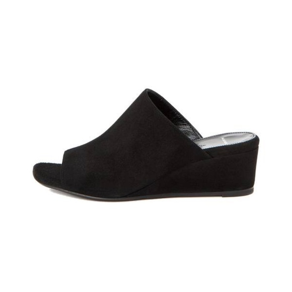 NIB Aquatalia Kayla Weatherproof Suede Sandal Black 6 Pristine Condition - Picture 3 of 12